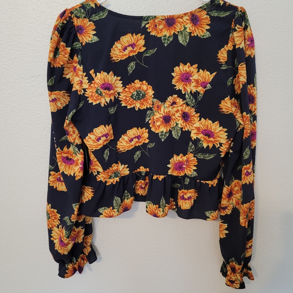 Milk & Honey Sunflower design Crop Long Sleeve Blouse Sz L - Picture 1 of 5